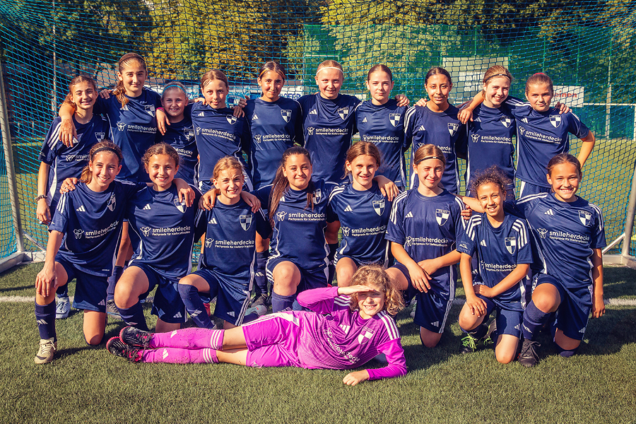Read more about the article Neue Trikots für unsere U13-Mädels!