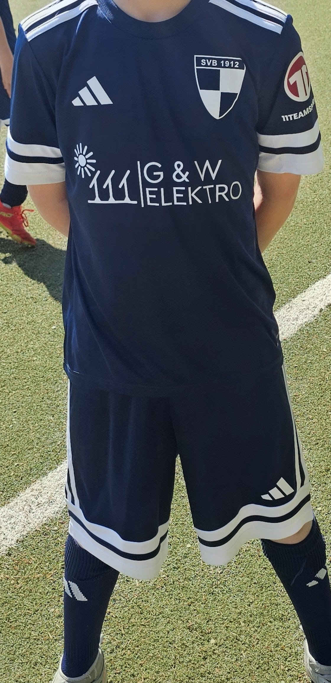 Read more about the article Unter Strom! Unsere E4 blitzt jetzt im neuen Look – Danke an GW Elektro!