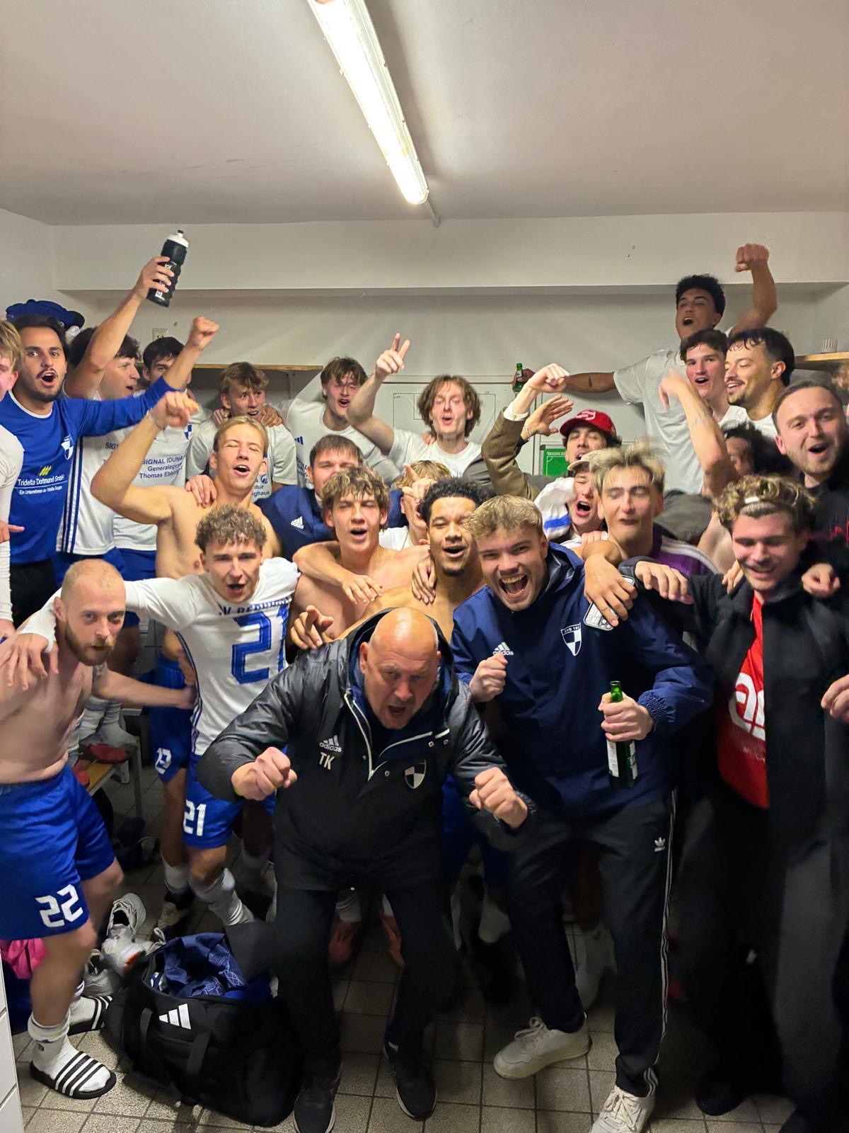 Mehr über den Artikel erfahren NEWS VON DER ERSTEN//5:0-Heimsieg gegen Kemminghausen im Pokal!